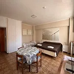Monolocali Da Vinci Casa de hóspedes 3*