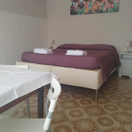 Monolocali Da Vinci 招待所 法尔科纳拉·玛里提马