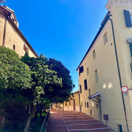 Monolocali Da Vinci 招待所 3*