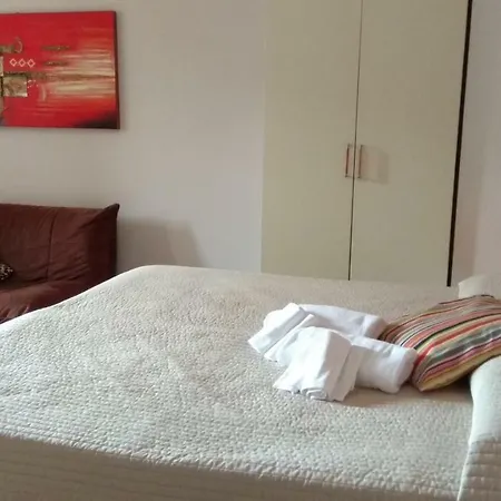 Guest house Monolocali Da Vinci 3*